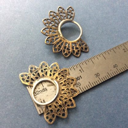 sale/seconds: 18g micro filigree blade hoop earrings - Image 2