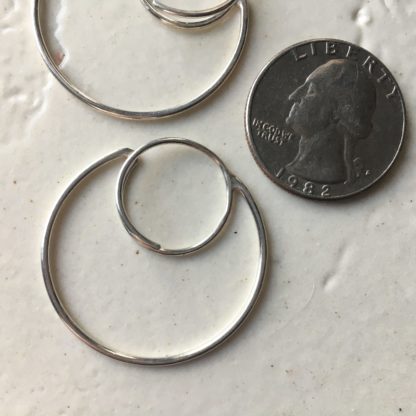 sale/seconds: 18g negative space hoop earrings - Image 2